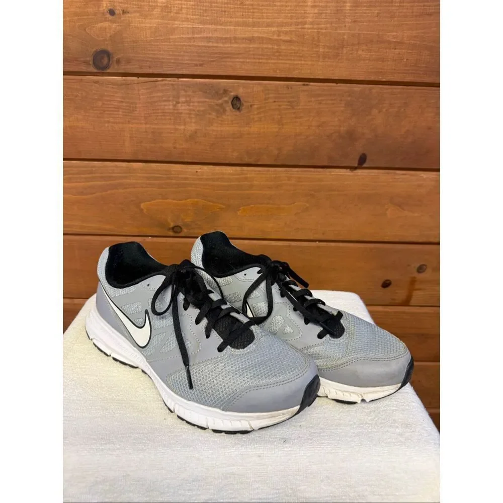 Nike Downshifter 6 men's running shoe in grey/black Sz 10 684652-026